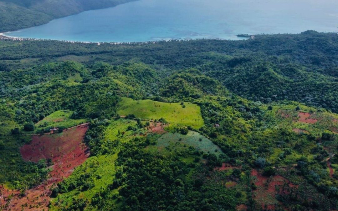 Venta Excepcional: Terreno con vista parcial al mar en Las Galeras